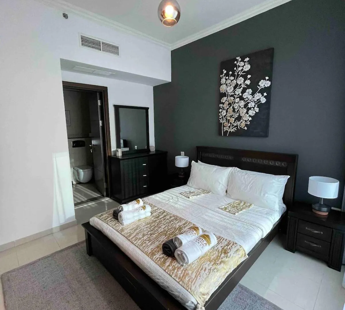Modern One-Bedroom In Heart Of Marina Dubai