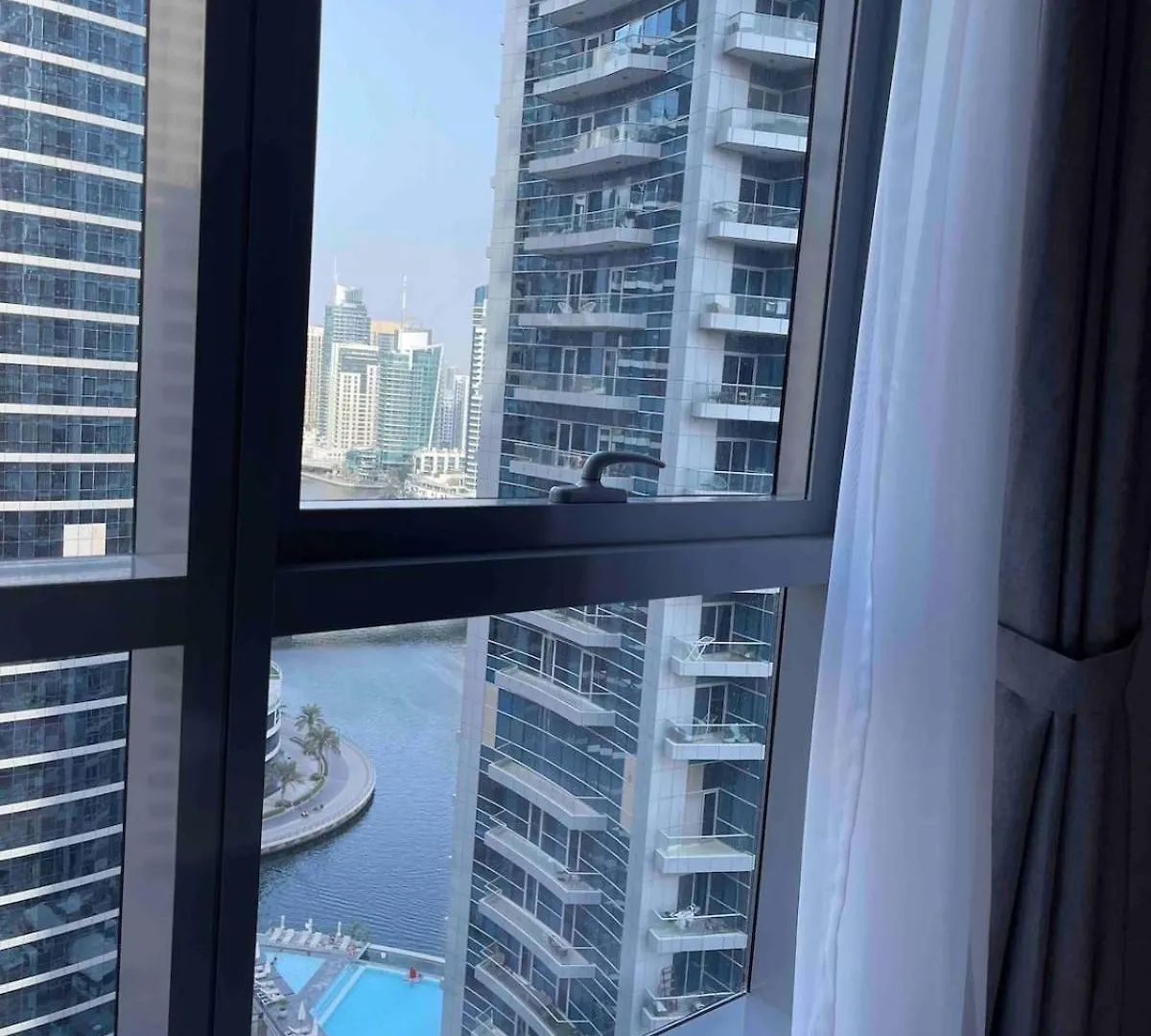Apartment Modern One-Bedroom In Heart Of Marina Dubai