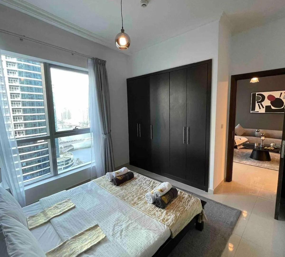 Modern One-Bedroom In Heart Of Marina Dubai