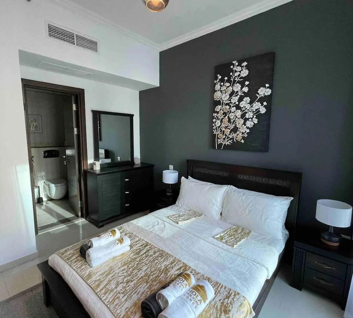 Modern One-Bedroom In Heart Of Marina Dubai