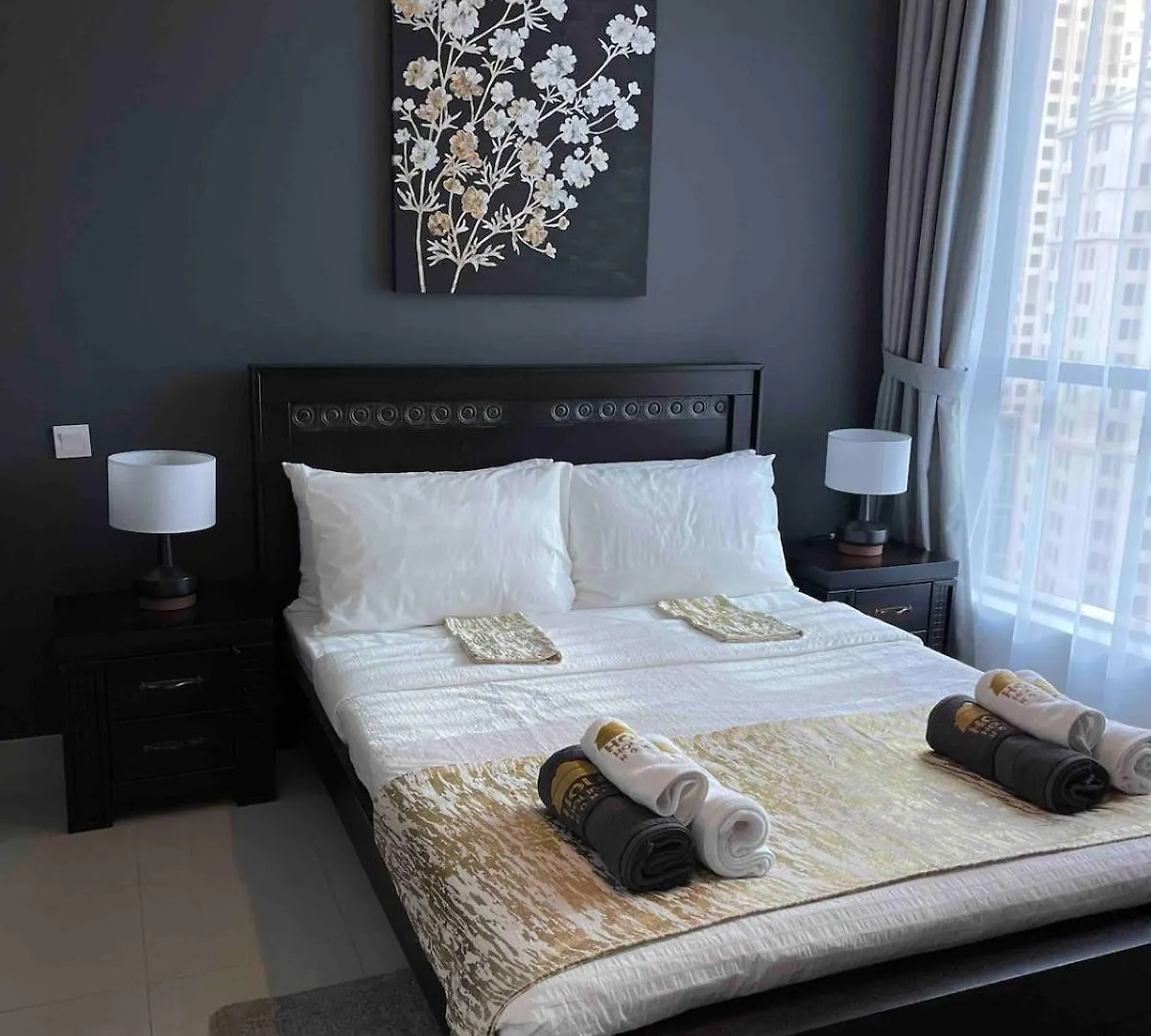 Modern One-Bedroom In Heart Of Marina Dubai Apartment