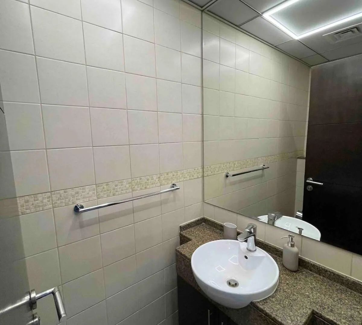 Modern One-Bedroom In Heart Of Marina Dubai 0*,