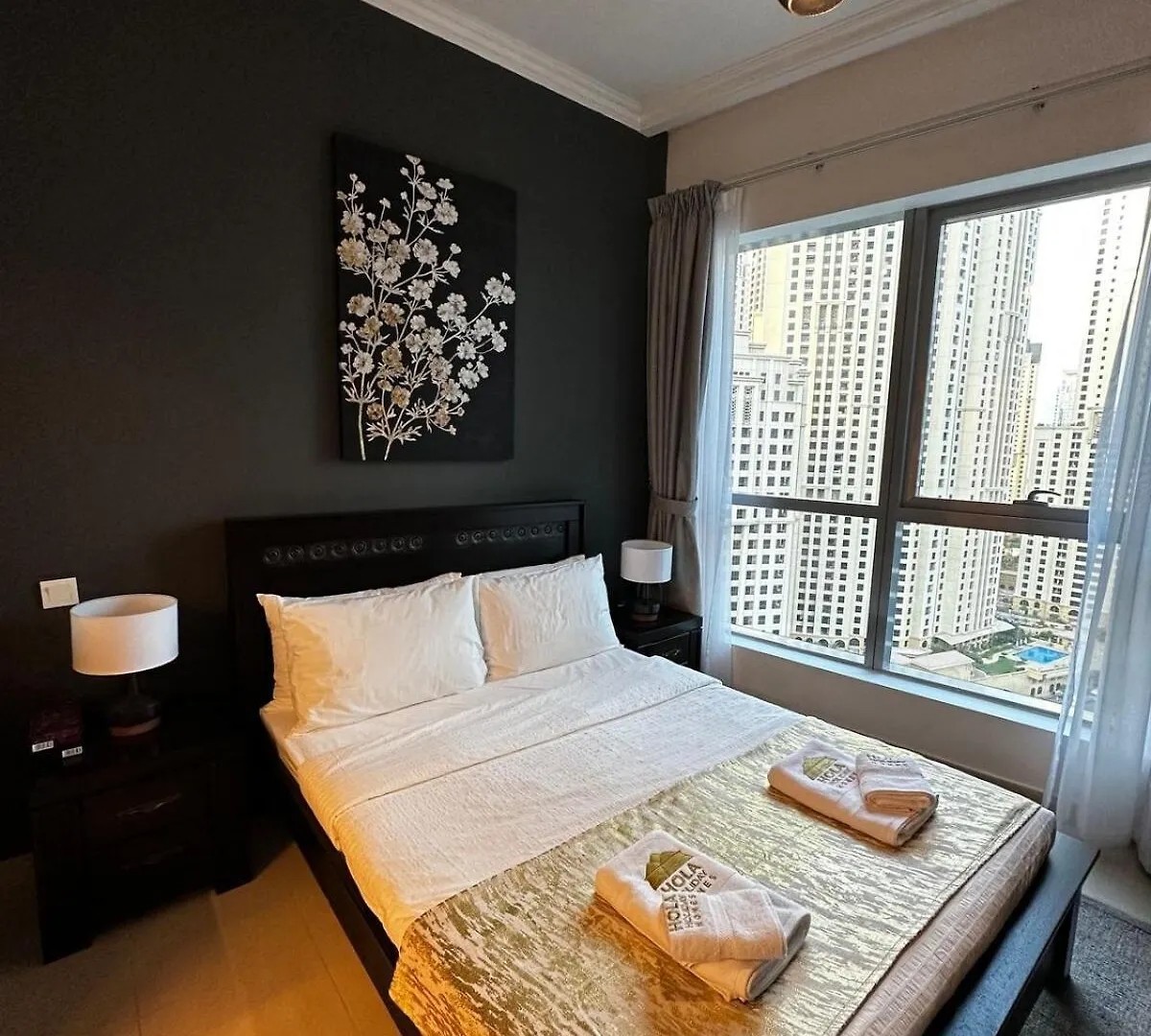 Apartment Modern One-Bedroom In Heart Of Marina Dubai United Arab Emirates