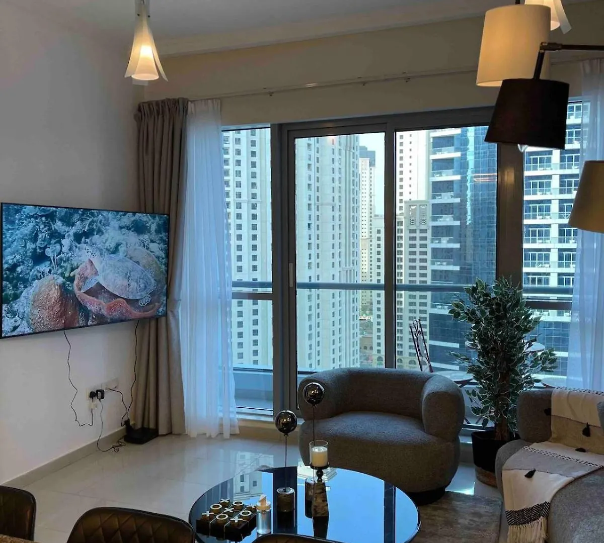 Modern One-Bedroom In Heart Of Marina Dubai