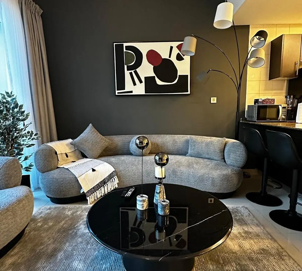 Modern One-Bedroom In Heart Of Marina Dubai